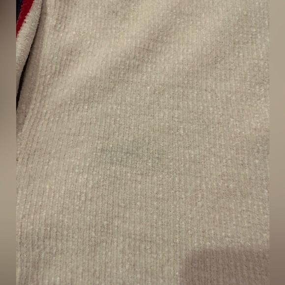 Urban Outfitters Sweater - Picture 7 of 7